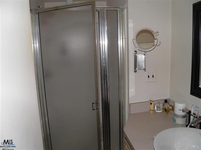 752 Oak Brook Ridge Drive Rochester, MI 48307 - Photo 11 of 18 BATHROOM 2