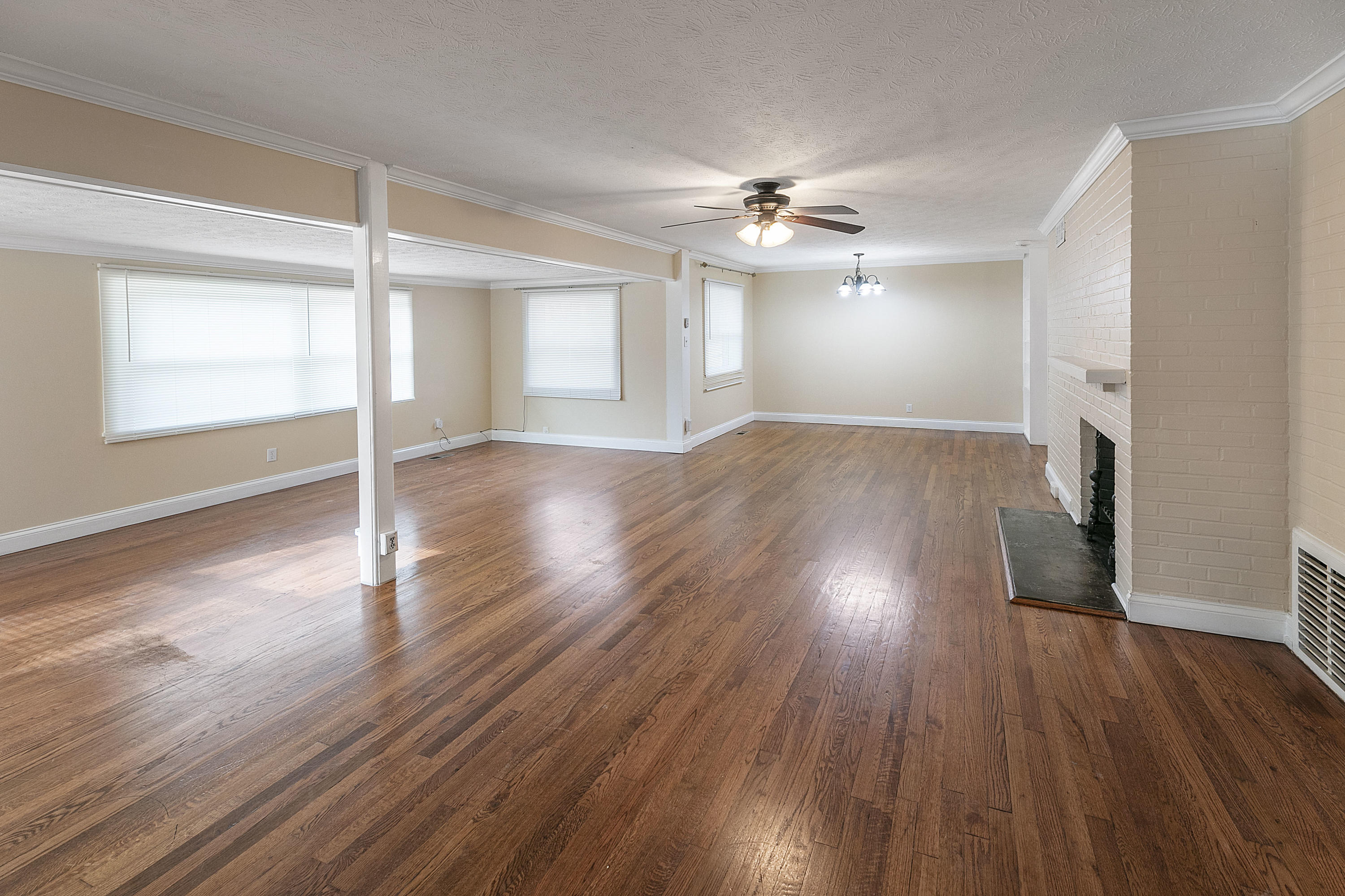 107 Tucker Road Oak Ridge, TN 37830 - Photo 11 of 22 Large Living/Dining room