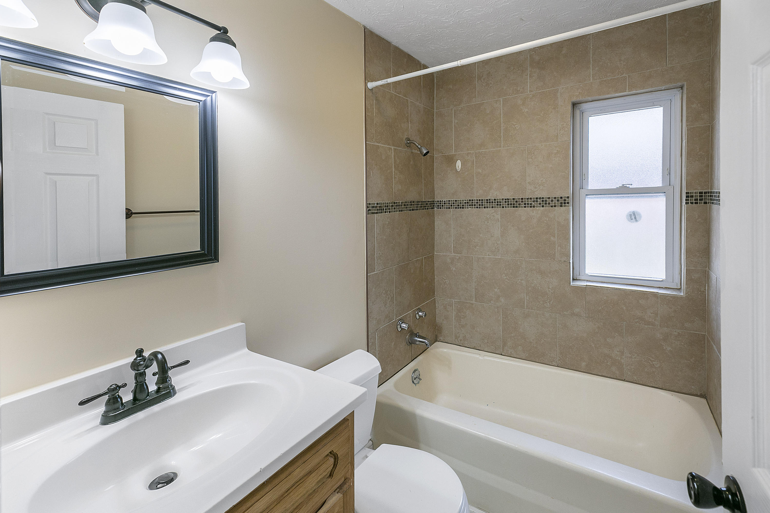 107 Tucker Road Oak Ridge, TN 37830 - Photo 20 of 22 Bathroom #2