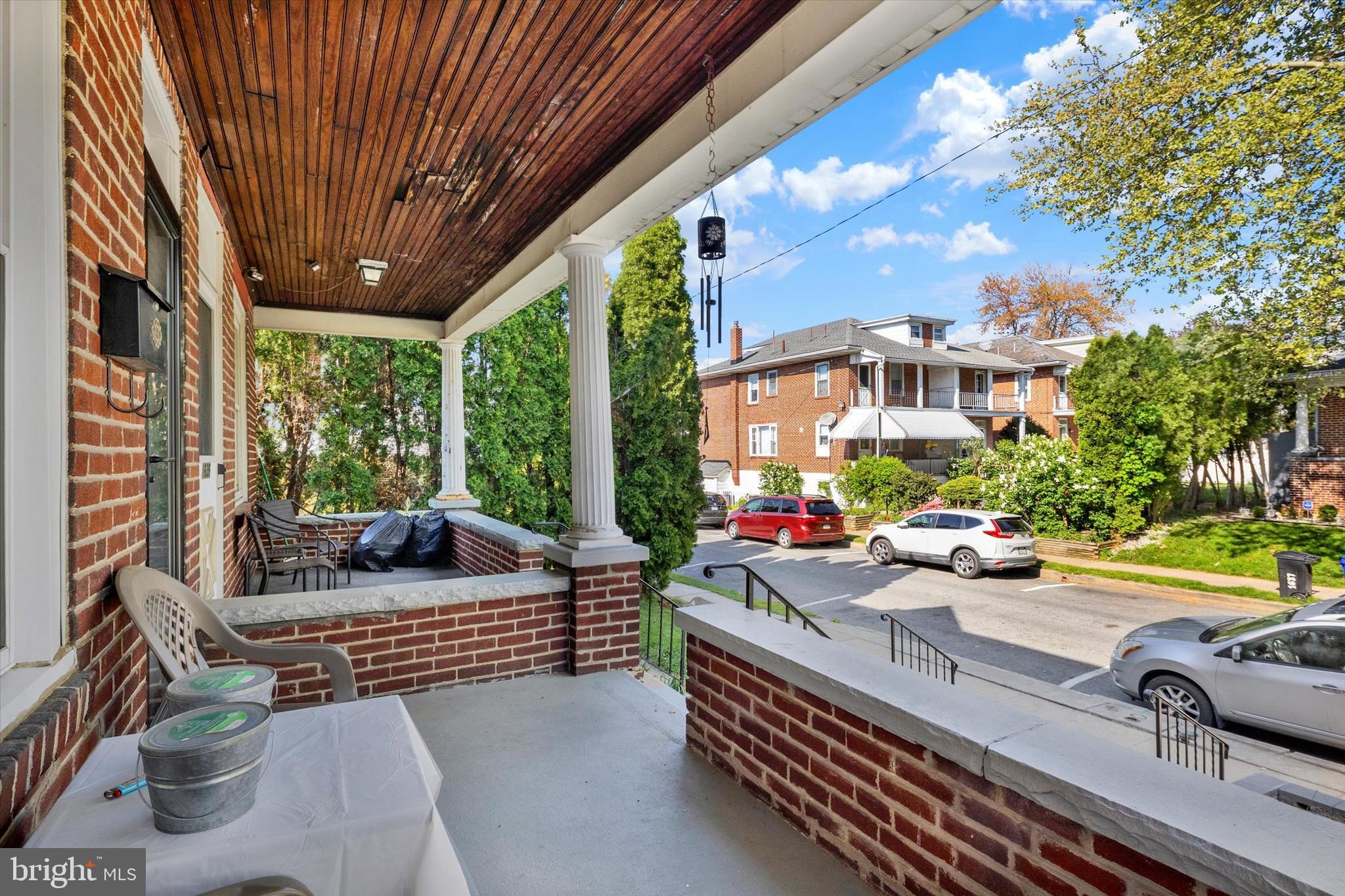 1634 Locust Street Reading, PA 19604 - Photo 2 of 25