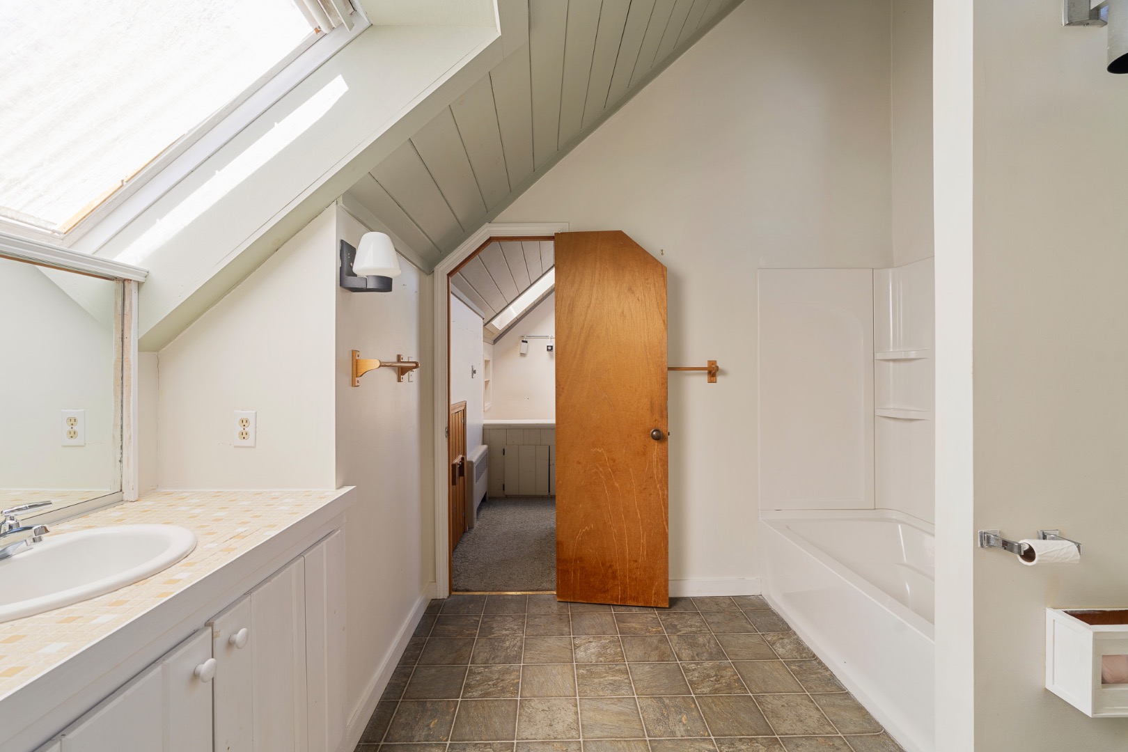 24 Beetle Swamp Road Edgartown, MA 02539 - Photo 21 of 36 Shared bath