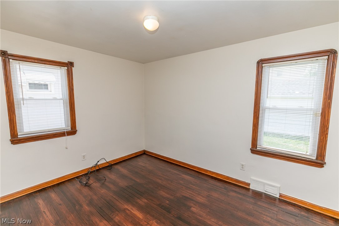 9521 Snow Road Cleveland, OH 44130 - Photo 27 of 35