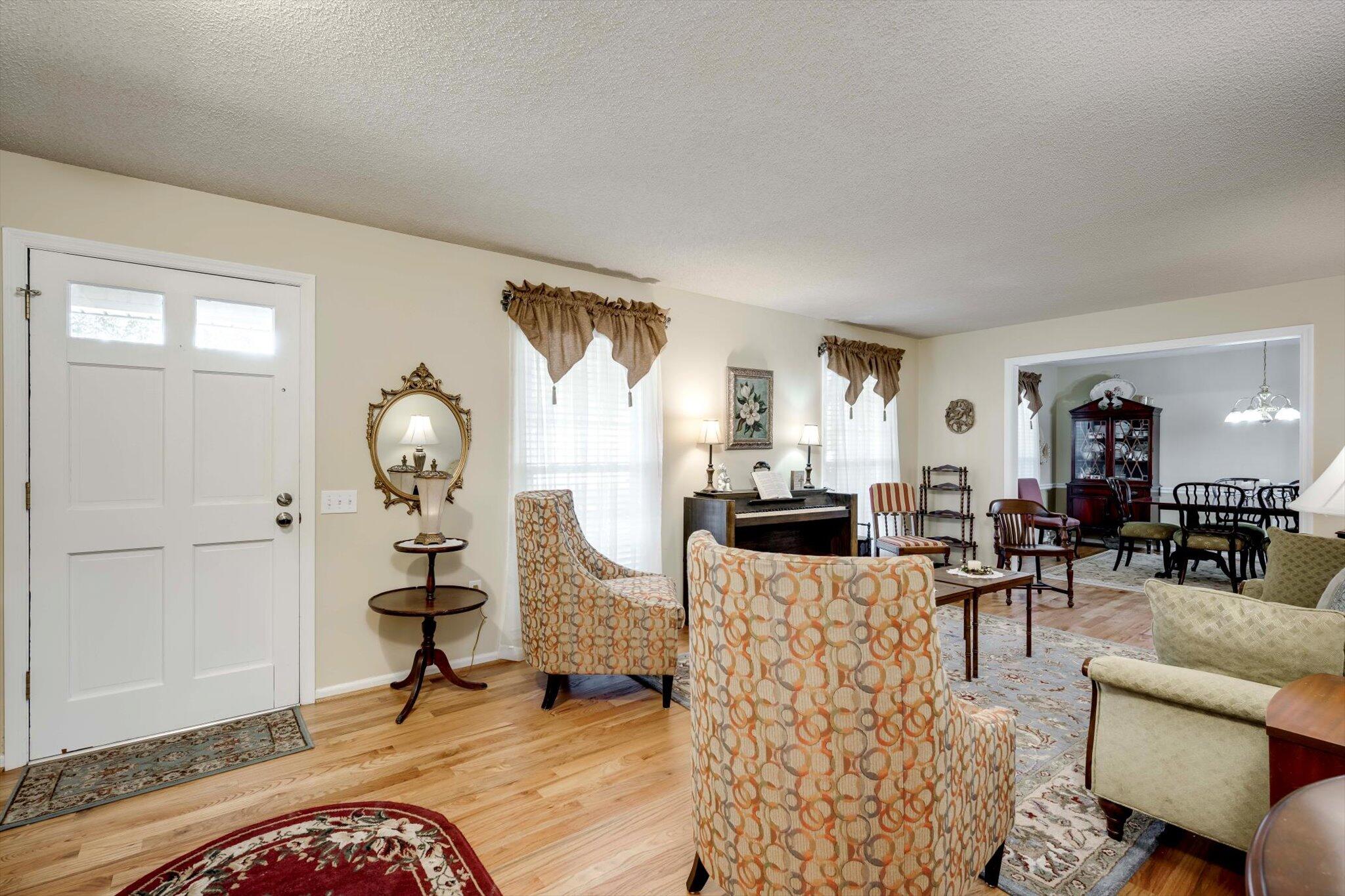 7 Donna Street Williston, SC 29853 - Photo 4 of 43