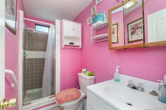 $259,000 | 238 West Petaluma Boulevard, San Antonio, TX 78221