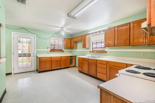 $259,000 | 238 West Petaluma Boulevard, San Antonio, TX 78221