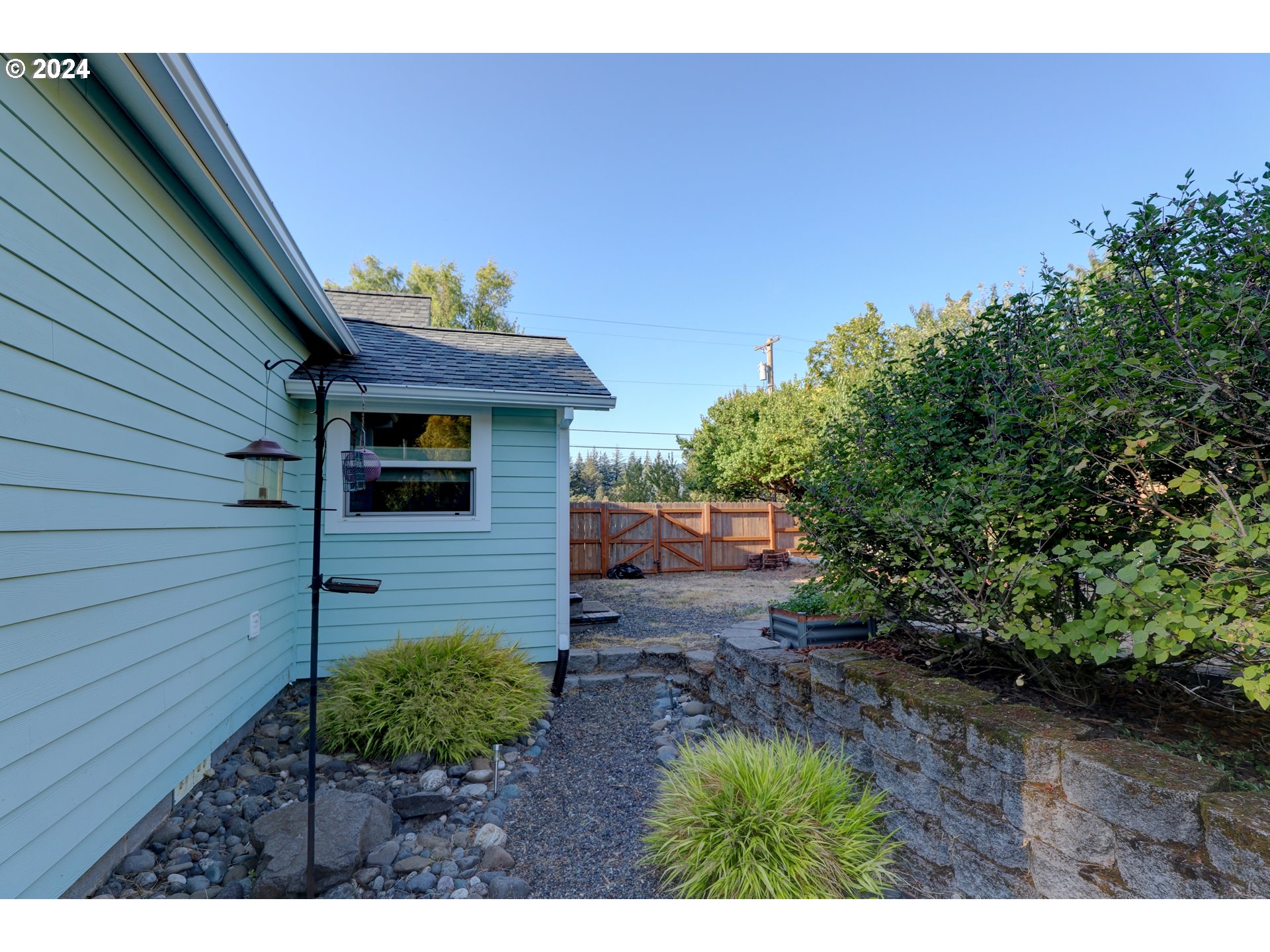 600 Forest Lane Cascade Locks, OR 97014 - Photo 37 of 48 a view of a backyard with plants