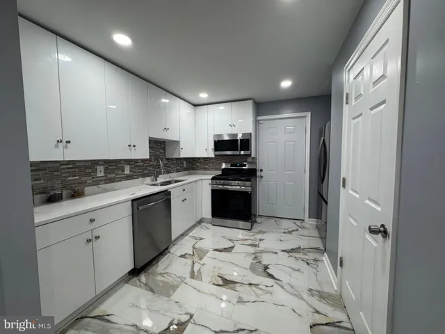 $179,000 | 739 East 10th Street, Wilmington, DE 19801