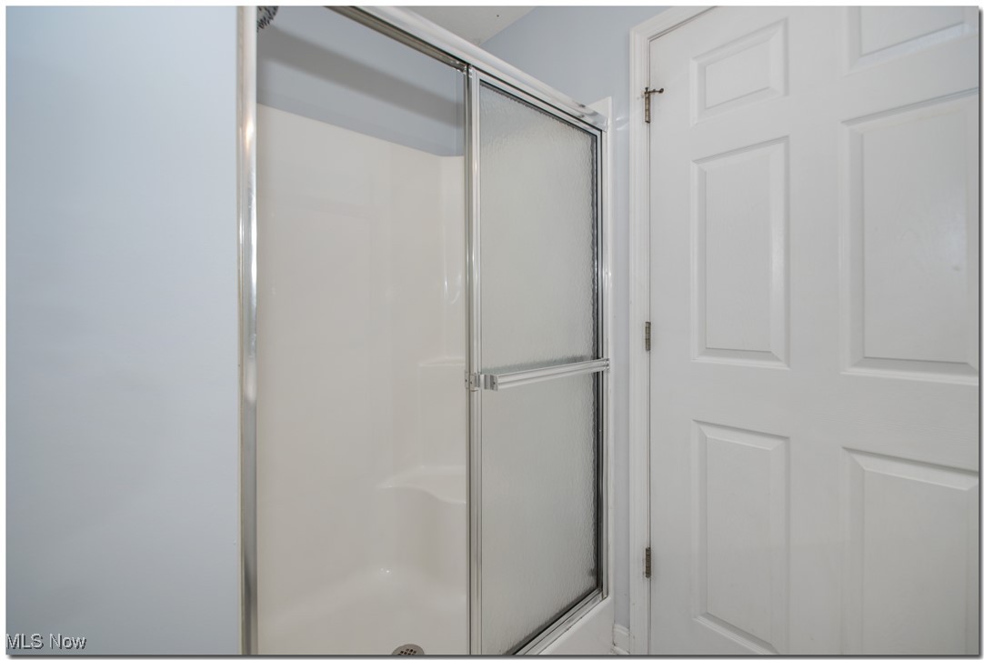 28360 Center Ridge Road, Unit 222 Westlake, OH 44145 - Photo 25 of 30 Full Bathroom Shower
