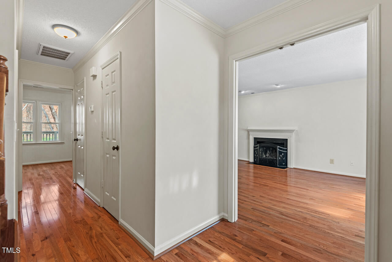 3207 Coachman's Way Durham, NC 27705 - Photo 4 of 36 06