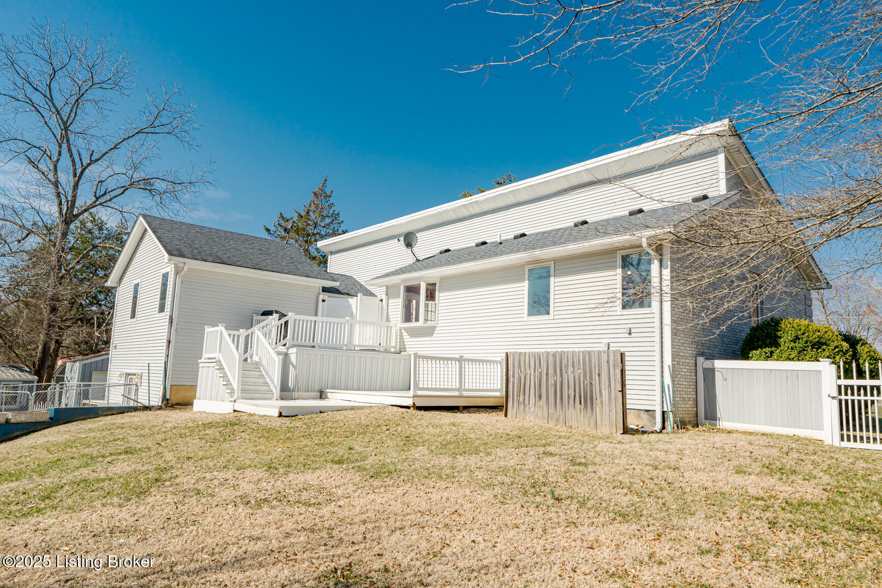 734 Greenbriar Road Mount Washington, KY 40047 - Photo 5 of 91 DSC00863