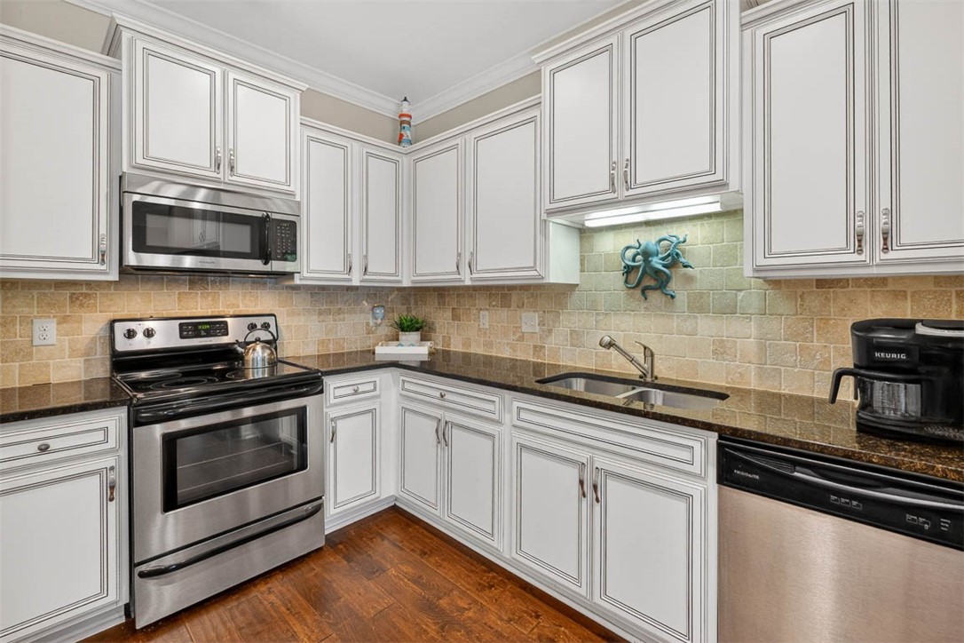 107 Reserve Lane St. Simons Island, GA 31522 - Photo 10 of 38