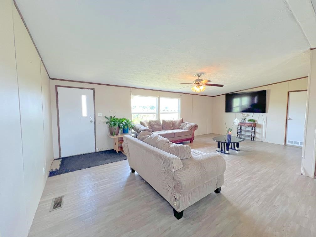 648 County Road 164 Boling, TX 77420 - Photo 13 of 24