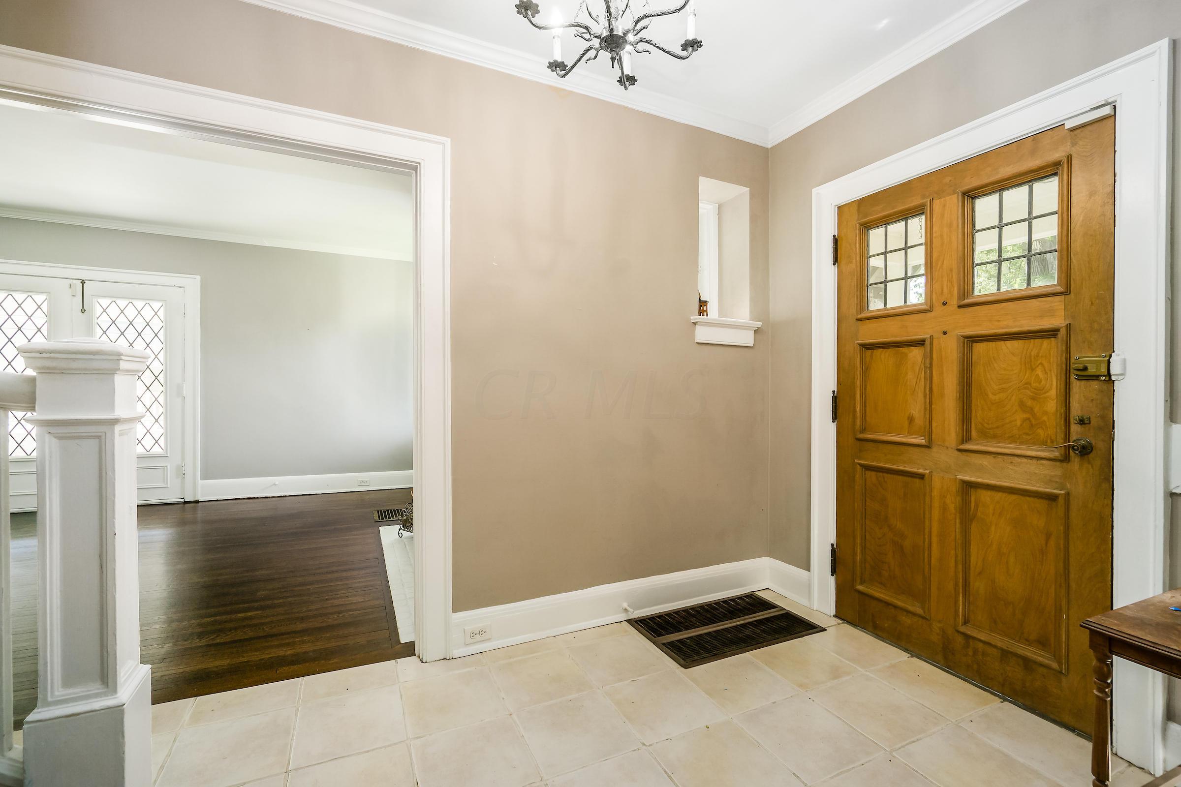 2575 Bexley Park Road Bexley, OH 43209 - Photo 4 of 49 Gallery Image 4