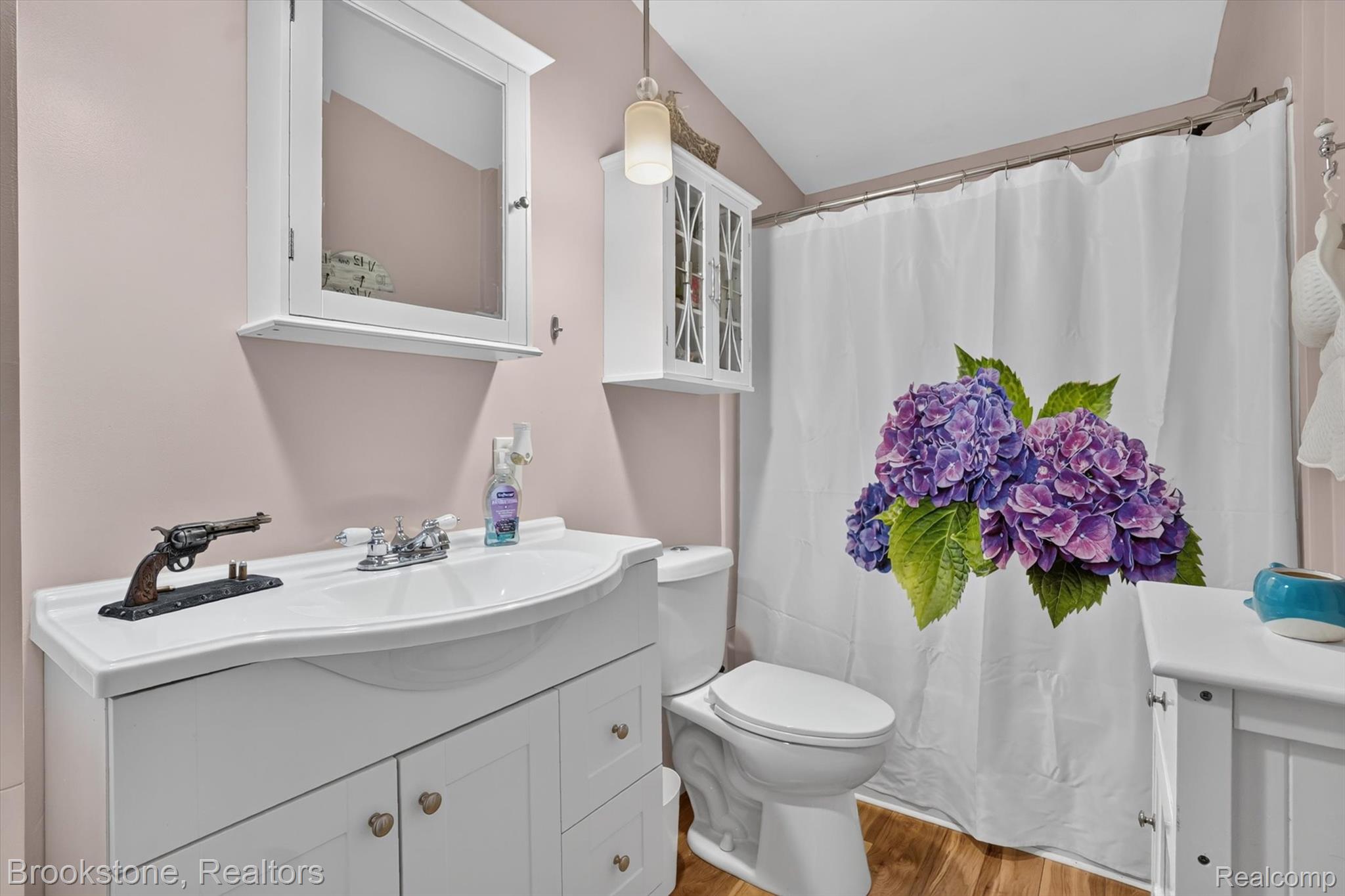 11935 South Beardslee Road Perry, MI 48872 - Photo 36 of 66 36-11935-Beardslee-Rd-WindowStill-Photography.jpg