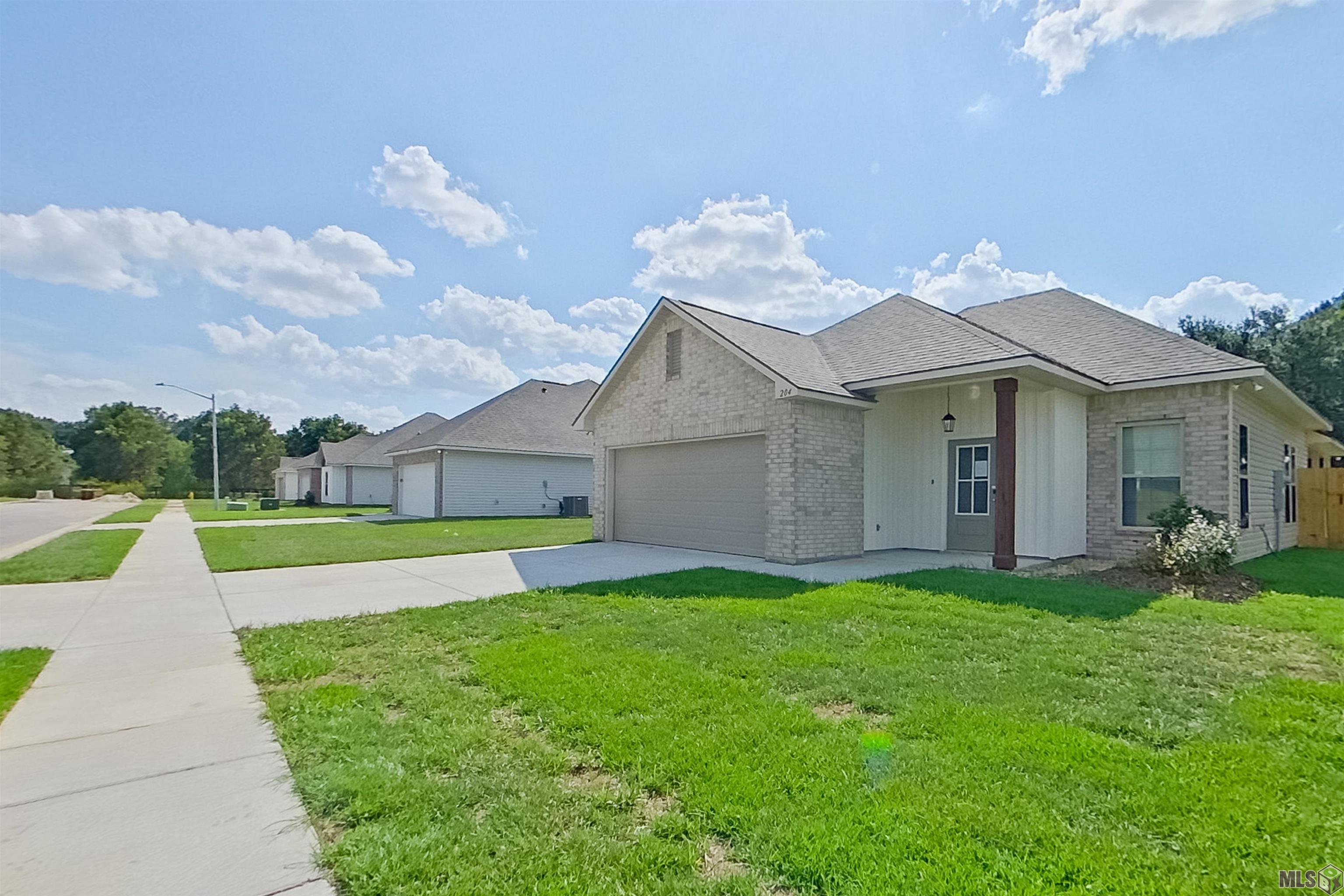 204 Acoustic Lane Carencro, LA 70520 - Photo 2 of 20