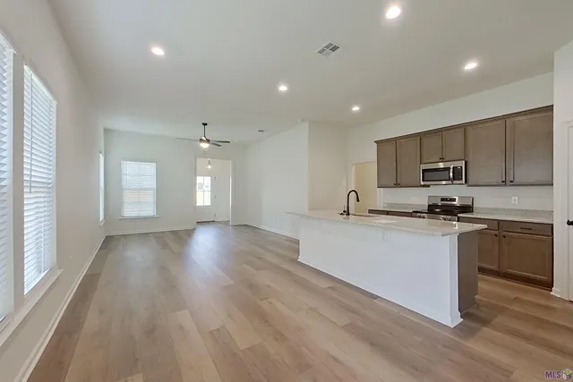 $1,925 | 204 Acoustic Lane, Carencro, LA 70520