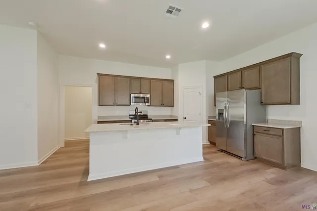 $1,925 | 204 Acoustic Lane, Carencro, LA 70520