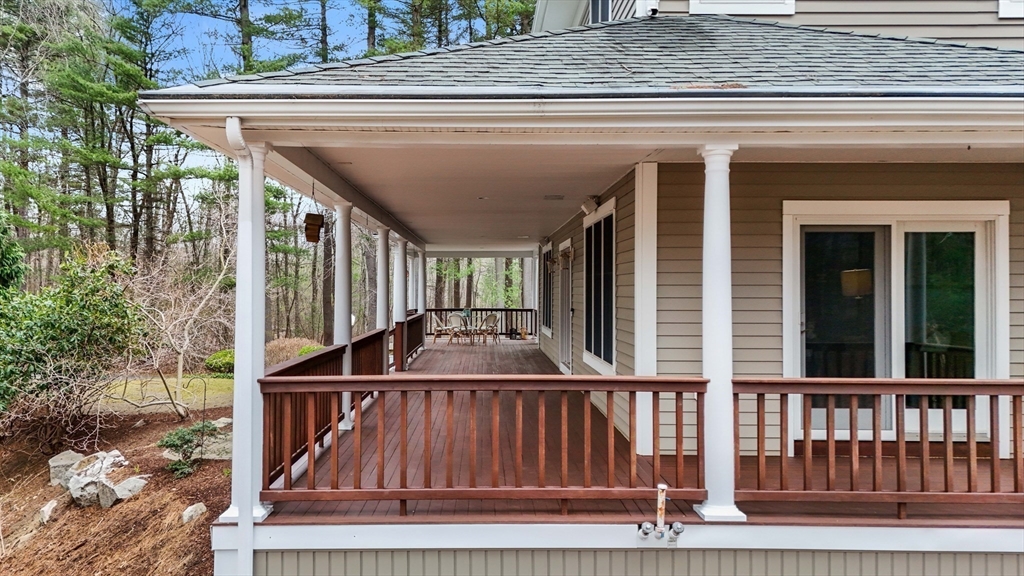 39 Riverside Terrace Easton, MA 02356 - Photo 4 of 42 Gallery Image 4