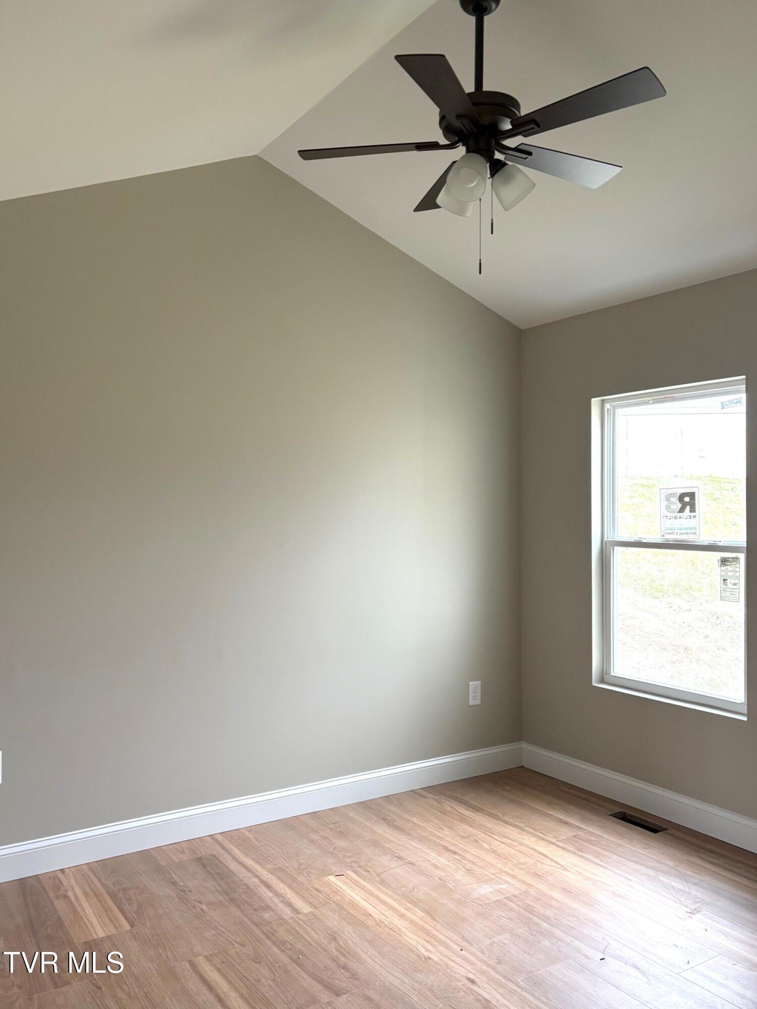 1724 Pendleton Street Kingsport, TN 37660 - Photo 8 of 15 IMG_1249