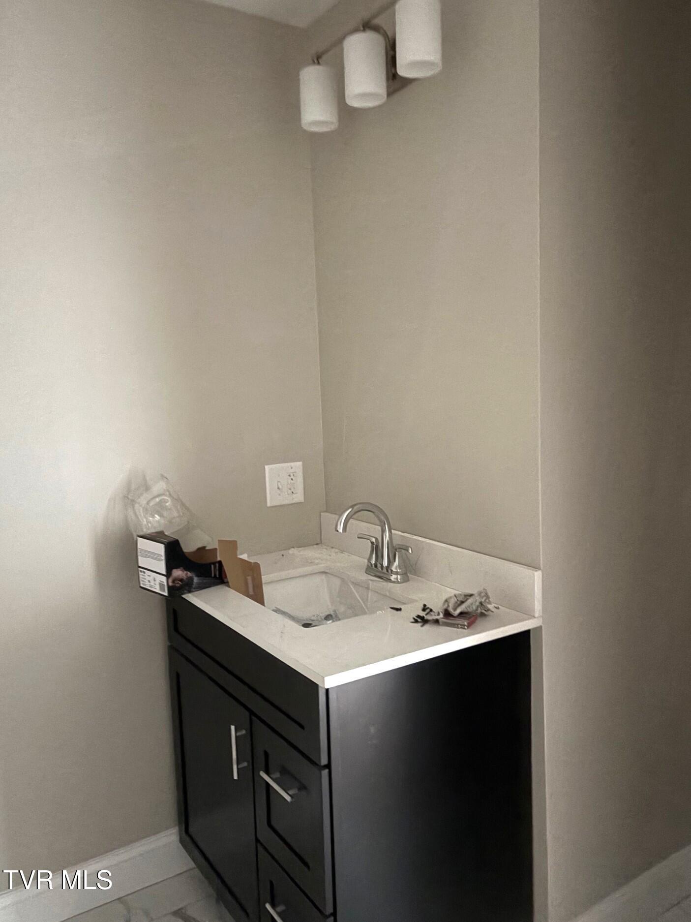 1724 Pendleton Street Kingsport, TN 37660 - Photo 10 of 15 IMG_1251