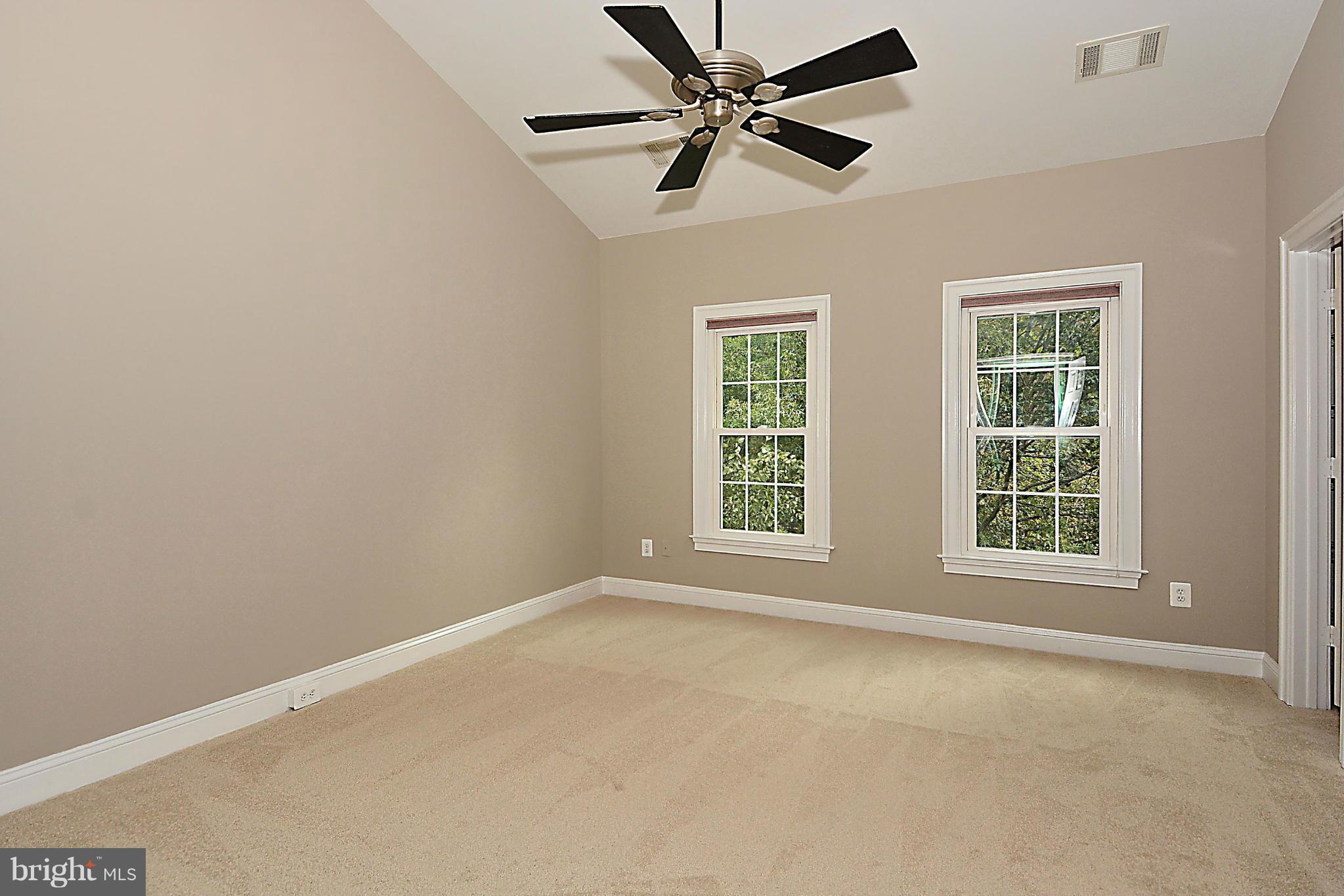 11420 Summer House Court Reston, VA 20194 - Photo 12 of 30 HUGE Master Bedroom, Vaulted Ceiling
