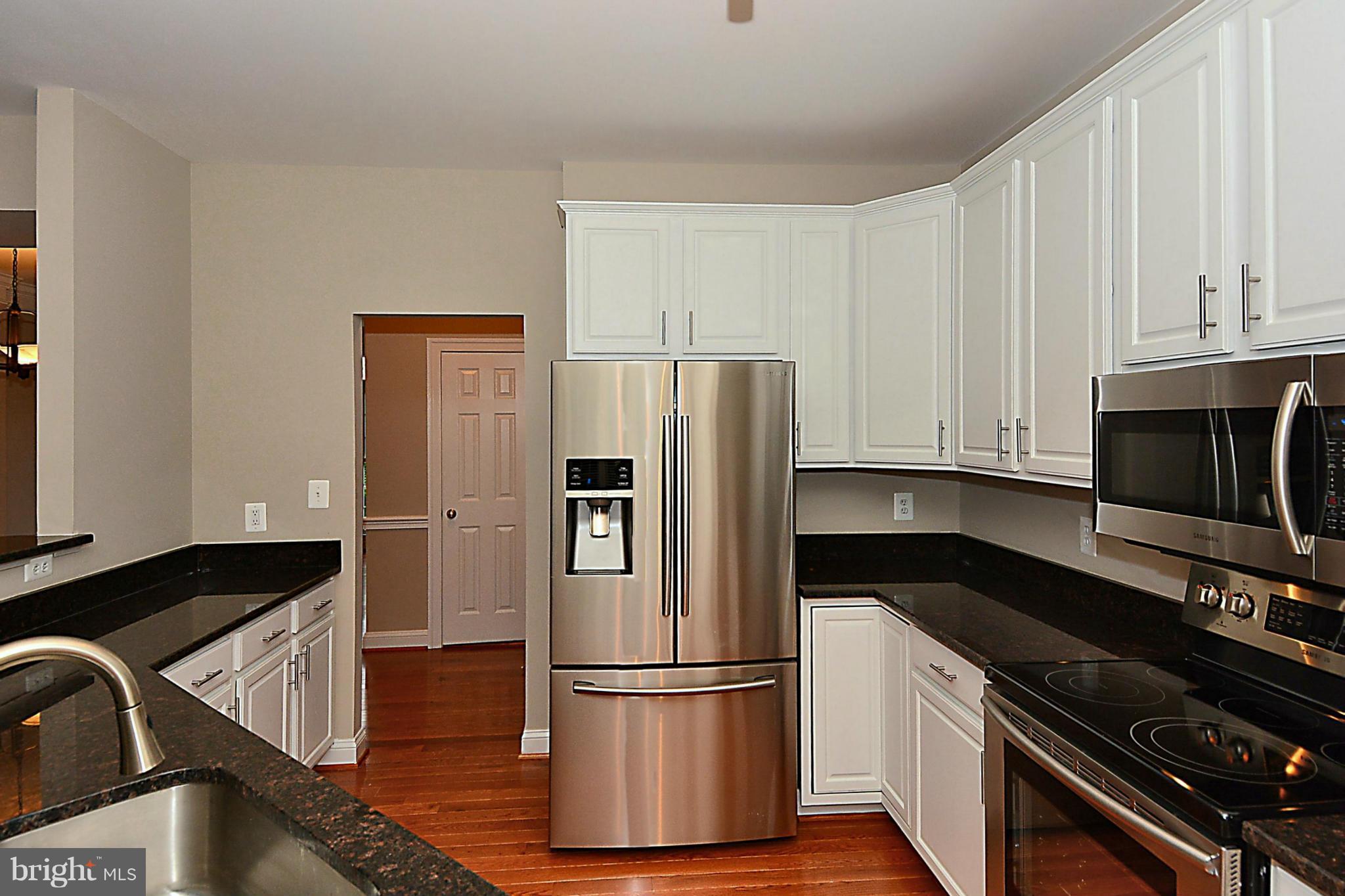 11420 Summer House Court Reston, VA 20194 - Photo 4 of 30 Gourmet Kitchen