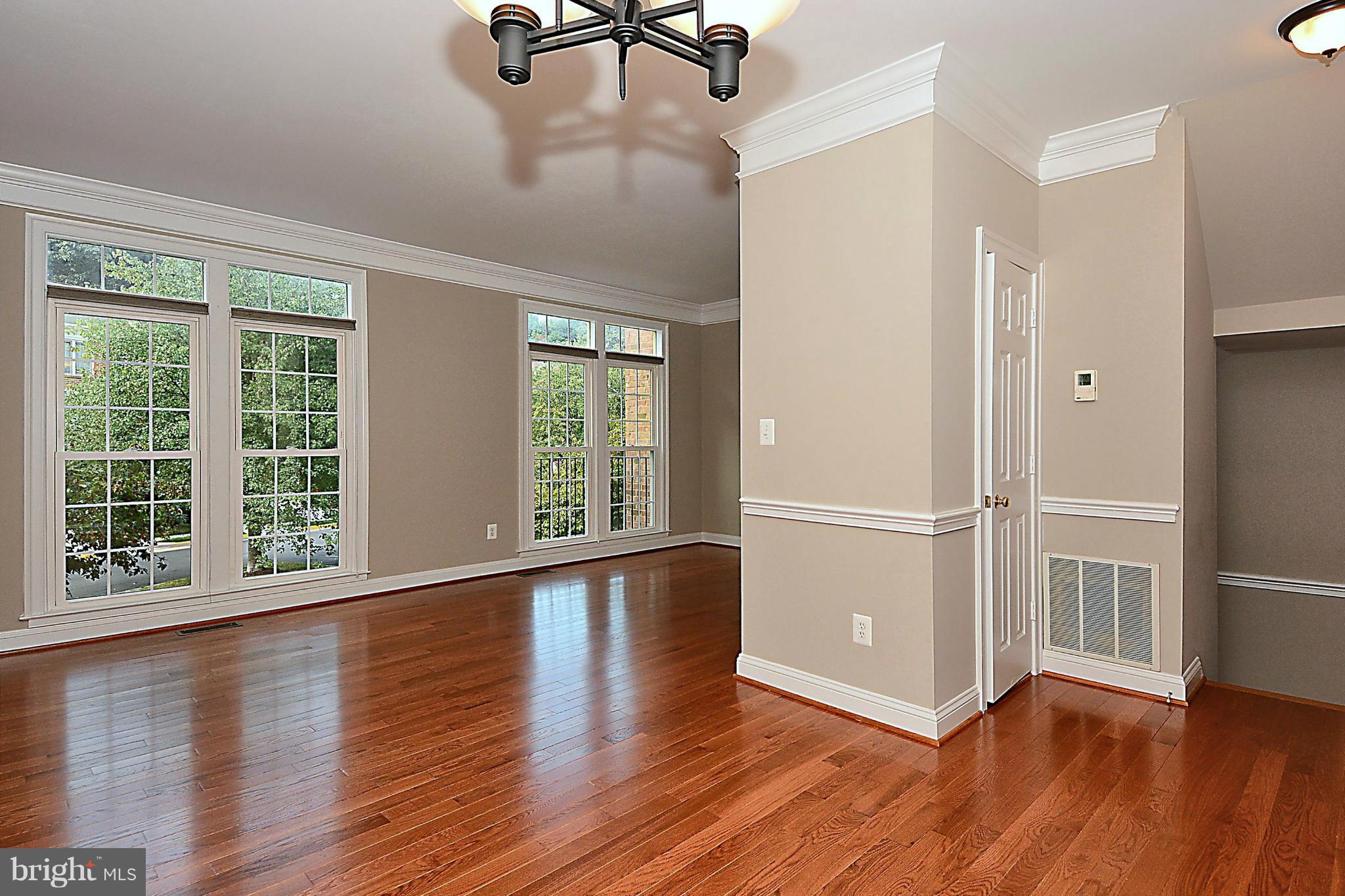 11420 Summer House Court Reston, VA 20194 - Photo 7 of 30 NEW 3 1/4" Red Oak Hardwoods