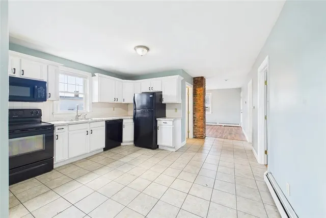 $2,200 | 136 Almy Street, Unit 3, Providence, RI 02909