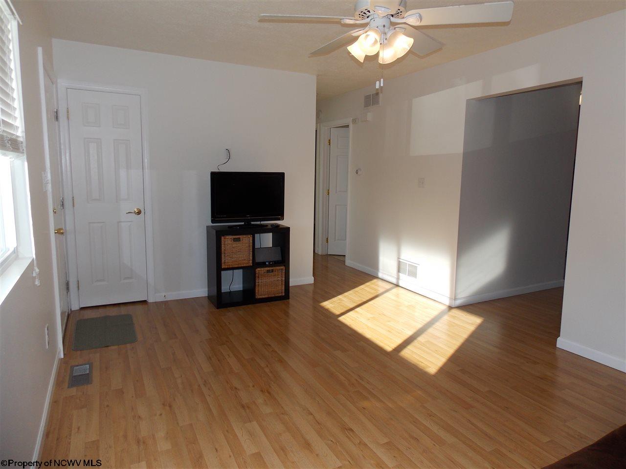 83 Buckingham Road Morgantown, WV 26508 - Photo 6 of 20 Gallery Image 6