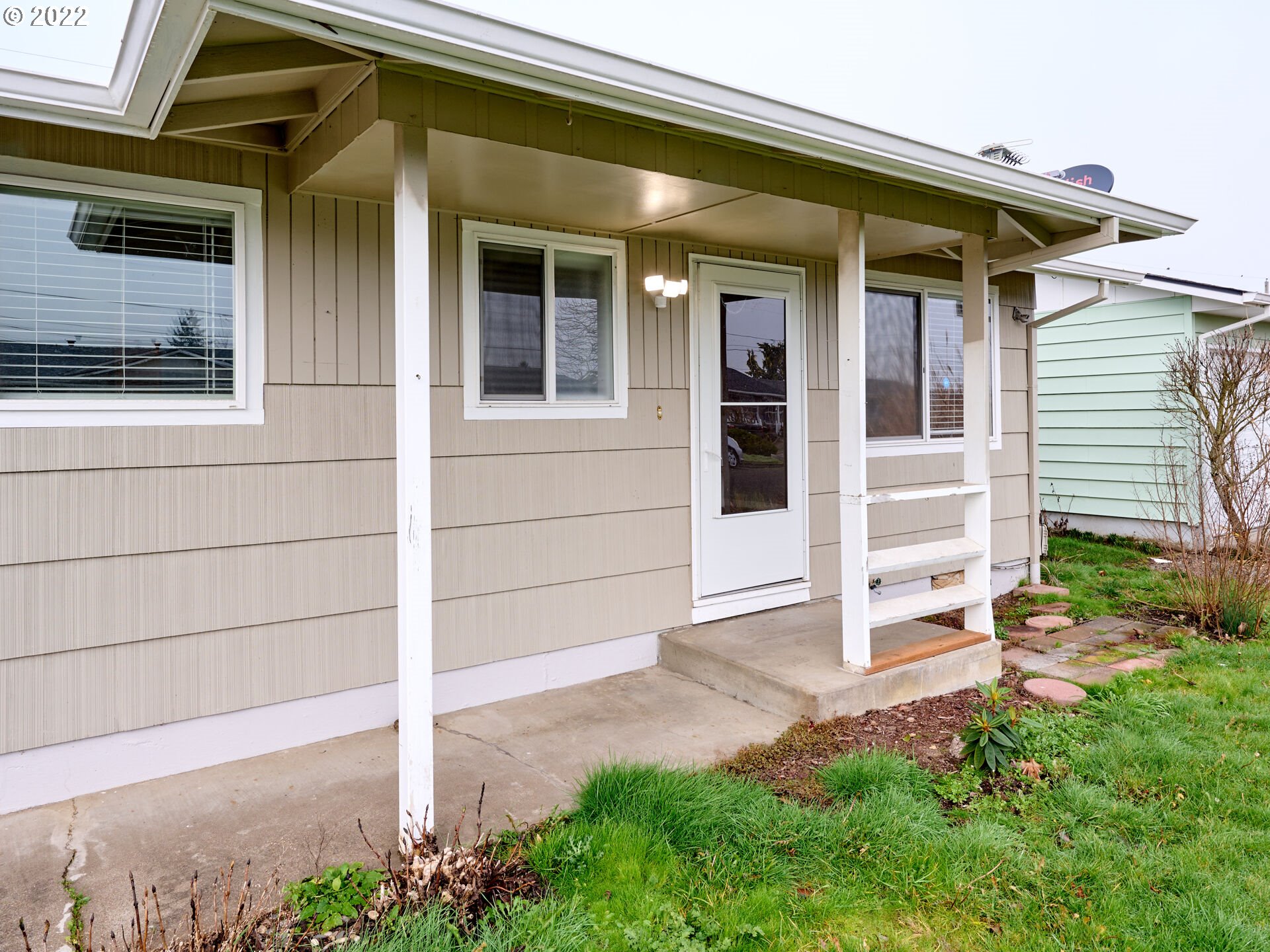 1533 Thompson Road Woodburn, OR 97071 - Photo 2 of 21 Gallery Image 2