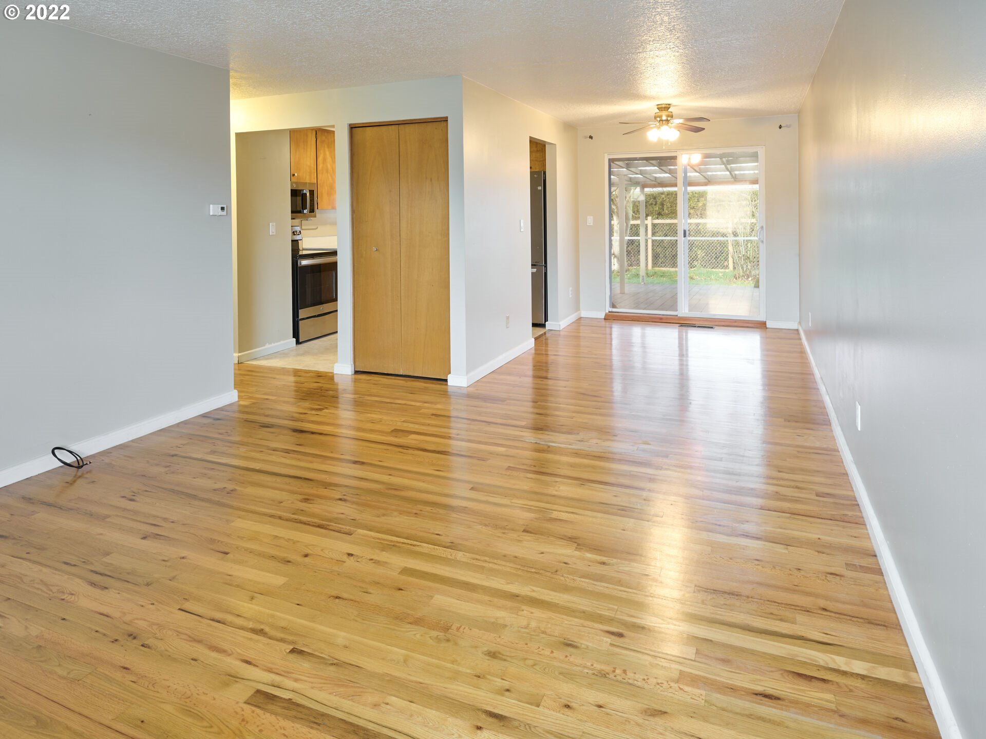 1533 Thompson Road Woodburn, OR 97071 - Photo 6 of 21 Gallery Image 6