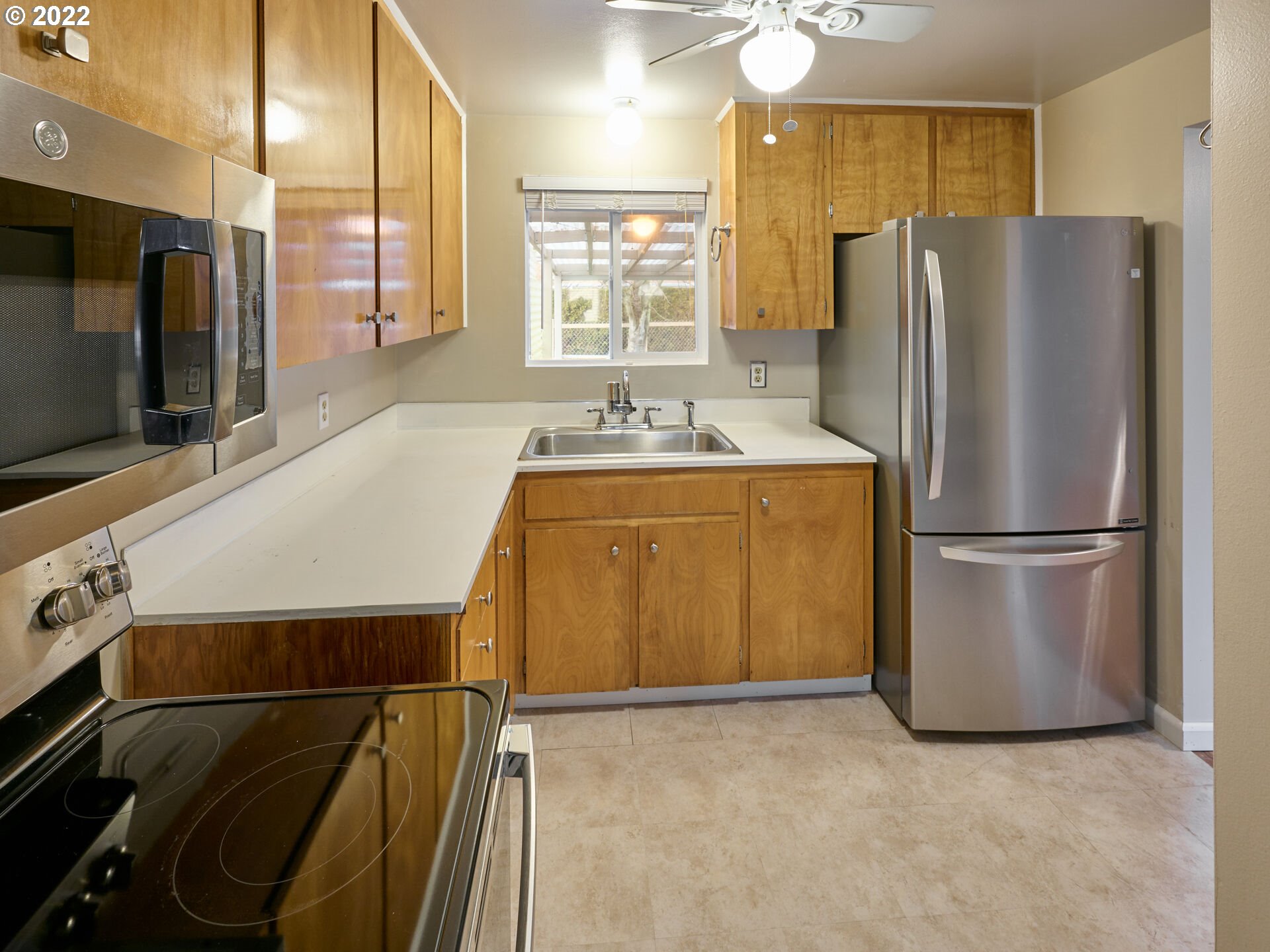 1533 Thompson Road Woodburn, OR 97071 - Photo 7 of 21 Gallery Image 7