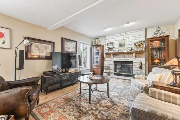 $619,000 | 602 South Edward Street, Mount Prospect, IL 60056