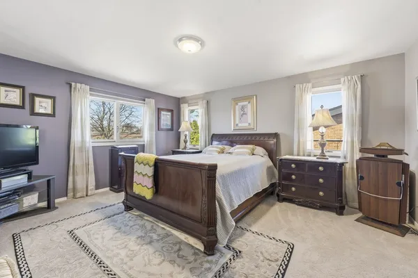 $619,000 | 602 South Edward Street, Mount Prospect, IL 60056