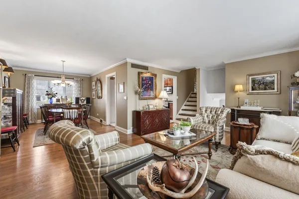 $619,000 | 602 South Edward Street, Mount Prospect, IL 60056