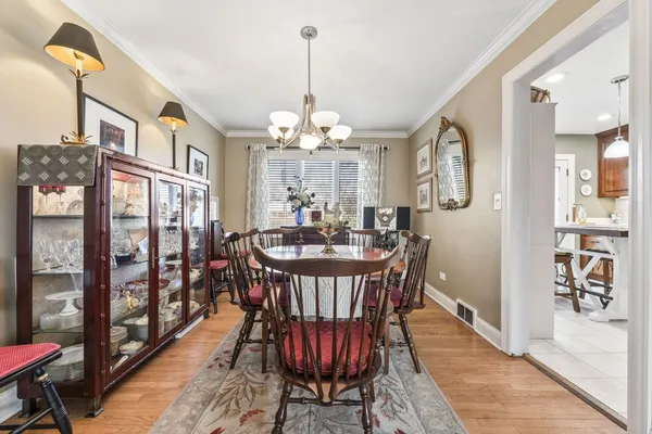 $619,000 | 602 South Edward Street, Mount Prospect, IL 60056