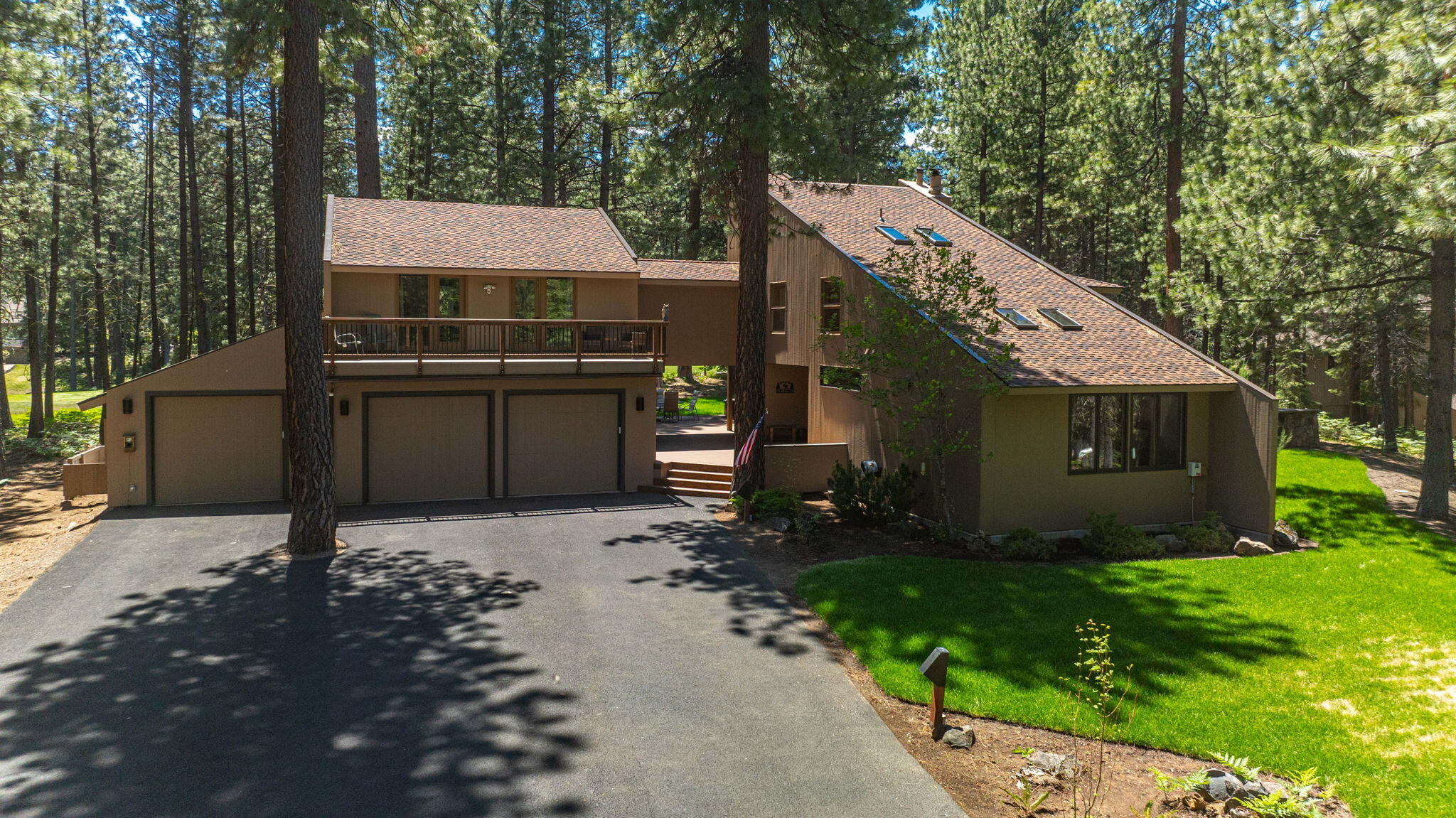 70215 Viola Black Butte Ranch, OR 97759 - Photo 61 of 63 19-web-or-mls-Riley Visuals-1