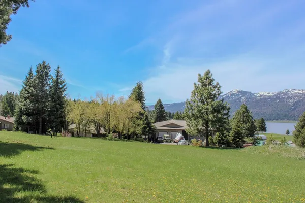 $289,000 | 511 Lakeview Avenue, Unit 3, Cascade, ID 83611
