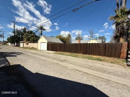 $871,000 | 17400 Cantlay Street, Lake Balboa, CA 91406