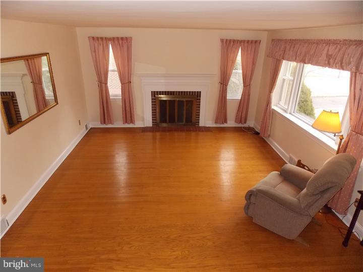 549 Hempstead Road Springfield, PA 19064 - Photo 4 of 23