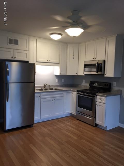 650 Cedar Point Boulevard, Unit B14 Cedar Point, NC 28584 - Photo 7 of 18 Kitchen