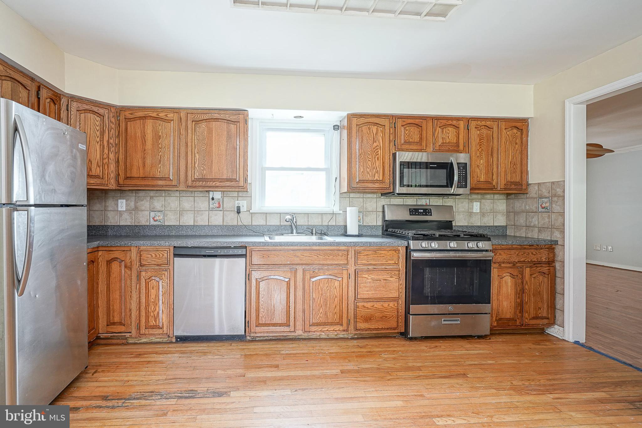 562 Hurffville - Cross Keys Road Sewell, NJ 08080 - Photo 7 of 35