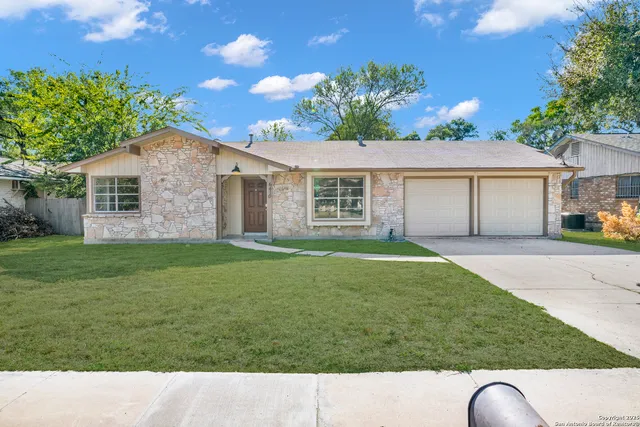 $296,900 | 6410 Stable Drive, Leon Valley, TX 78240