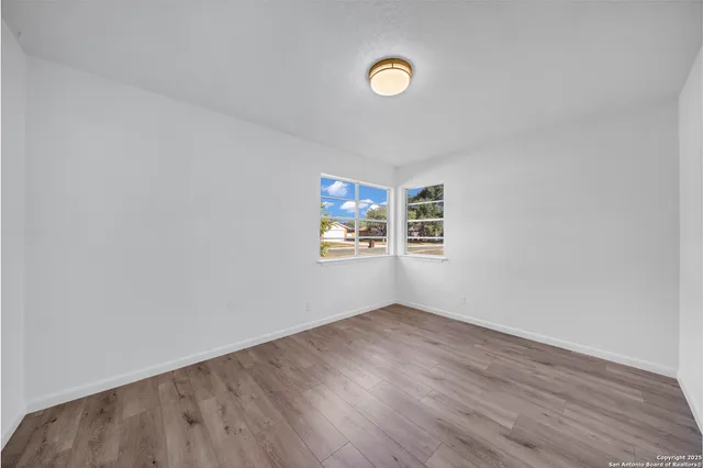 $296,900 | 6410 Stable Drive, Leon Valley, TX 78240