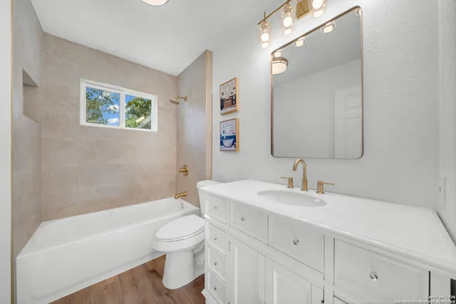 $296,900 | 6410 Stable Drive, Leon Valley, TX 78240