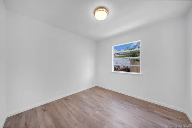 $296,900 | 6410 Stable Drive, Leon Valley, TX 78240