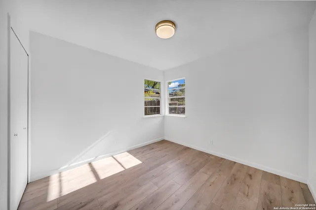 $296,900 | 6410 Stable Drive, Leon Valley, TX 78240