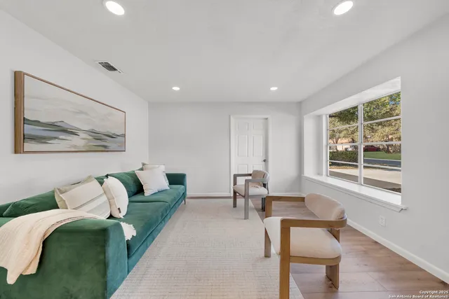 $296,900 | 6410 Stable Drive, Leon Valley, TX 78240