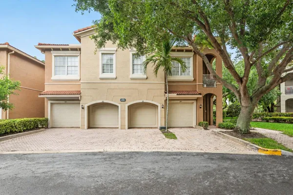 $3,300 | 4891 Bonsai Circle, Unit 101, Palm Beach Gardens, FL 33418