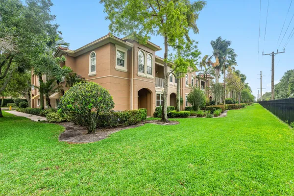 $3,300 | 4891 Bonsai Circle, Unit 101, Palm Beach Gardens, FL 33418